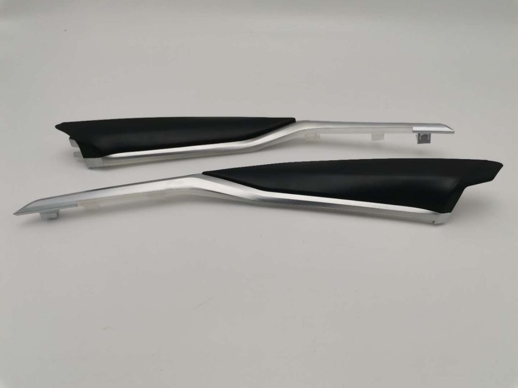 Source photograph — BMW G28 Center Console Ambient Lights