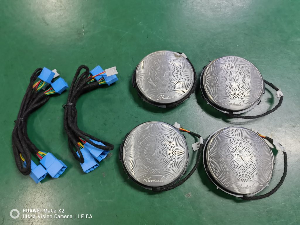 Illuminated midrange speaker covers — Reference covers and wiring